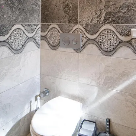 Fully Furnished Flat With Garden In * 페티예